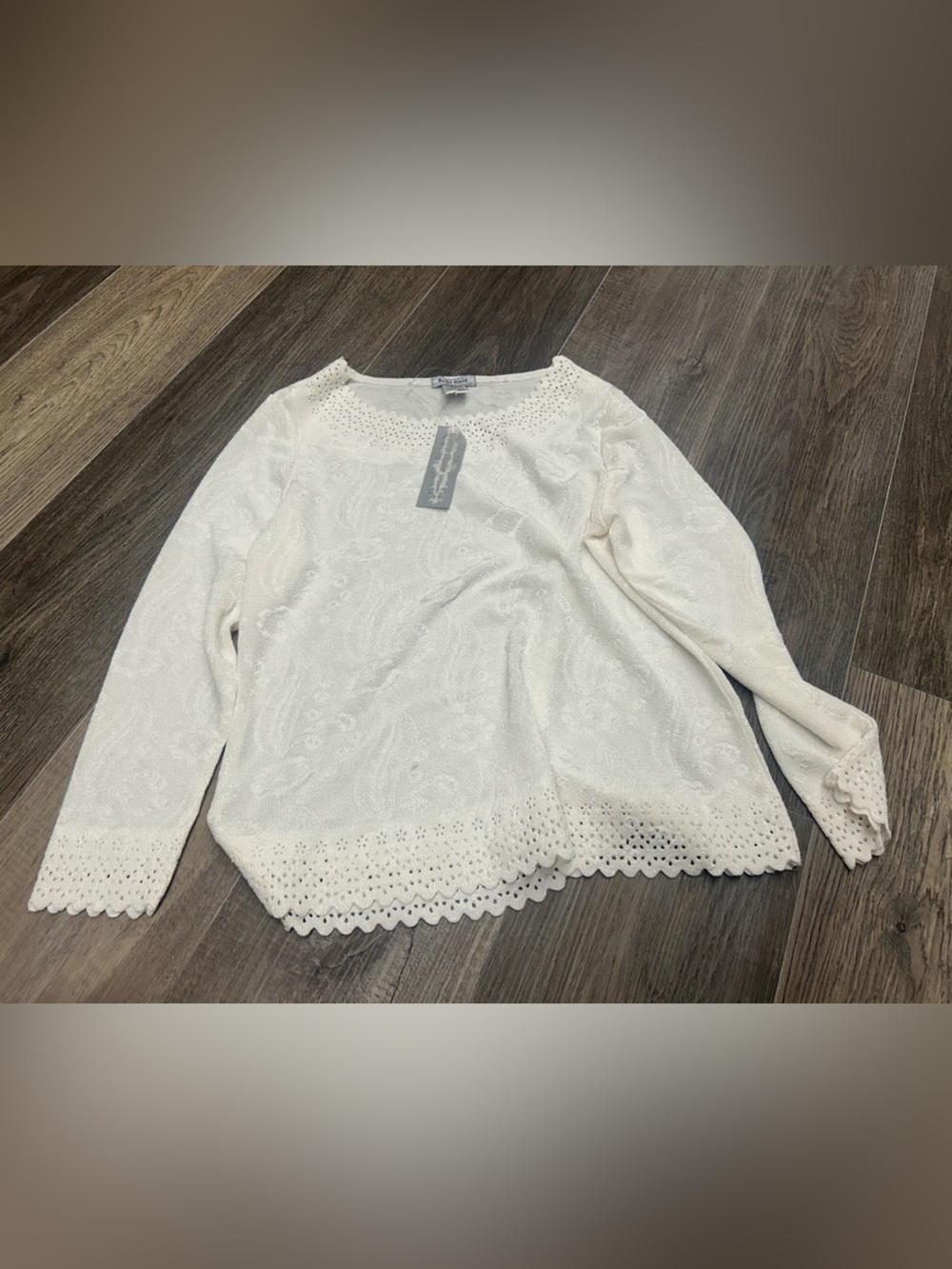 Womens Long-Sleeve Cream Trim top